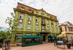 Отель Grand Hotel Praha  Йичин